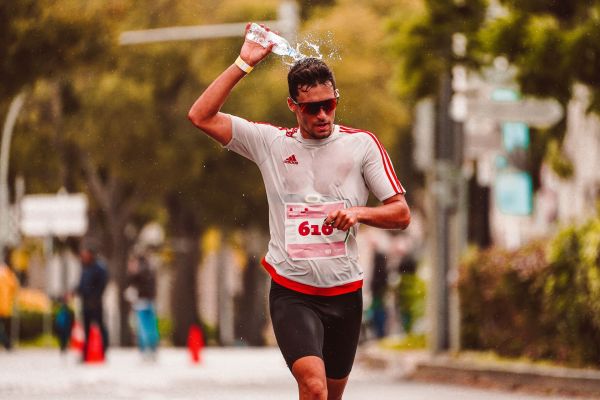 Enhance Your Marathon Success: Unveiling the Power of Targeted Hydration Techniques in Desert Climates