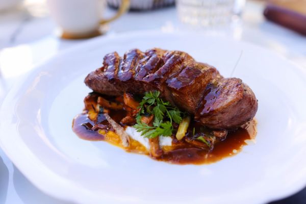 Mastering Melt-in-Your-Mouth Roast Beef and Perfectly Fluffy Yorkshire Pudding: A Culinary Guide